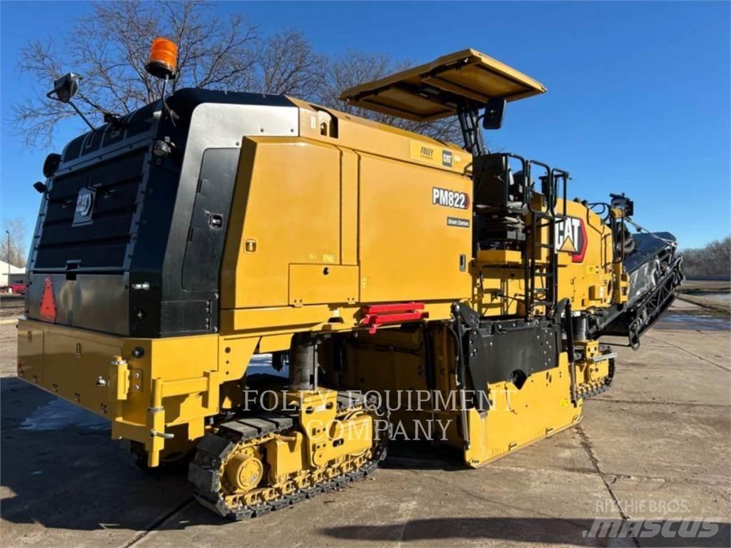 CAT PM822 Strassenfertiger