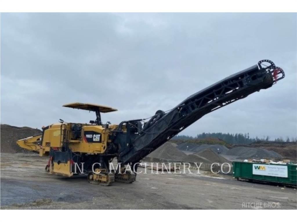 CAT PM825 Strassenfertiger