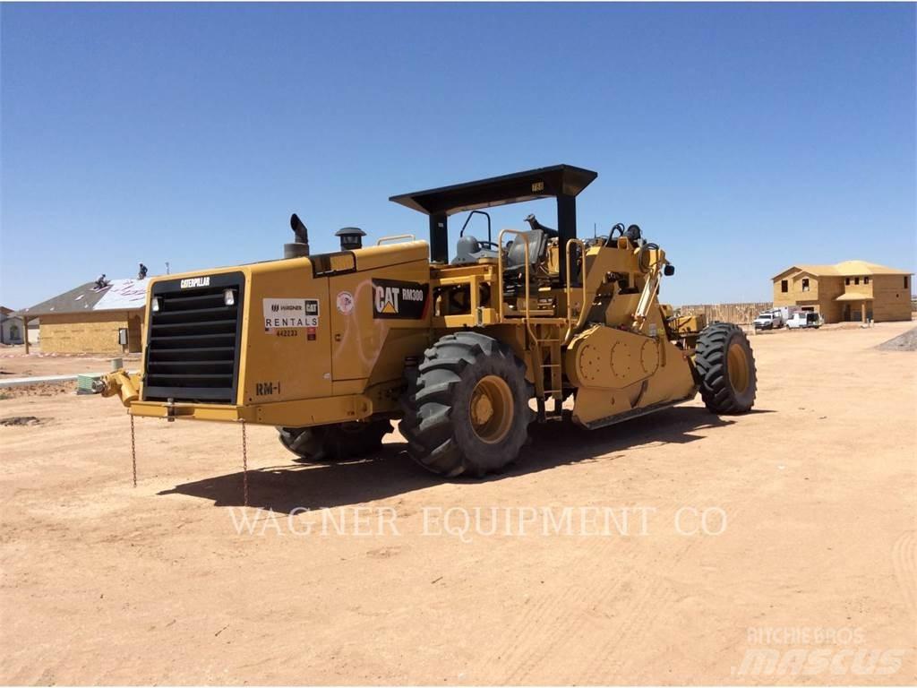 CAT RM-300 Asphalt-Recycler