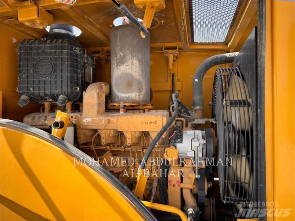 CAT SEM660D Radlader