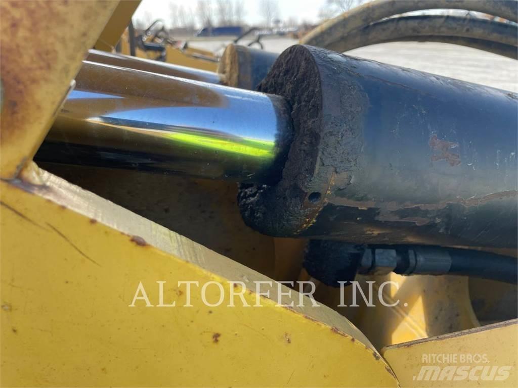 CAT TS180 Schaber