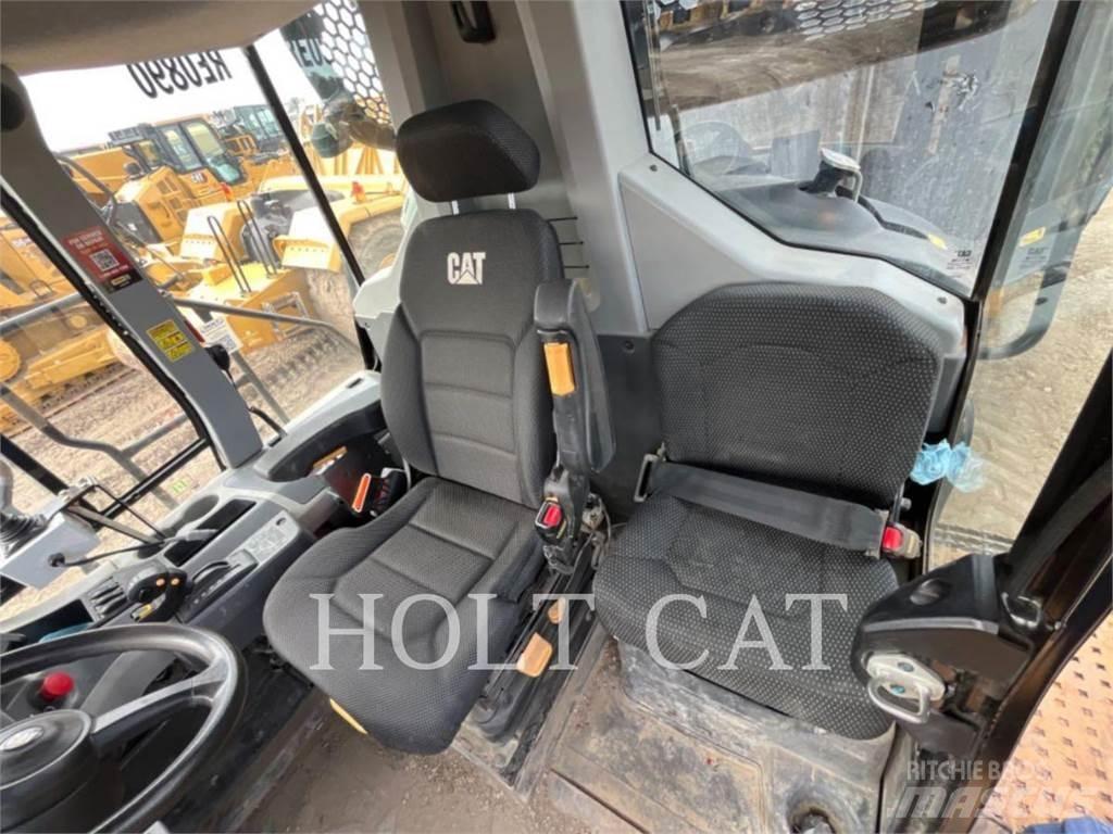 CAT W00 725 Tankwagen