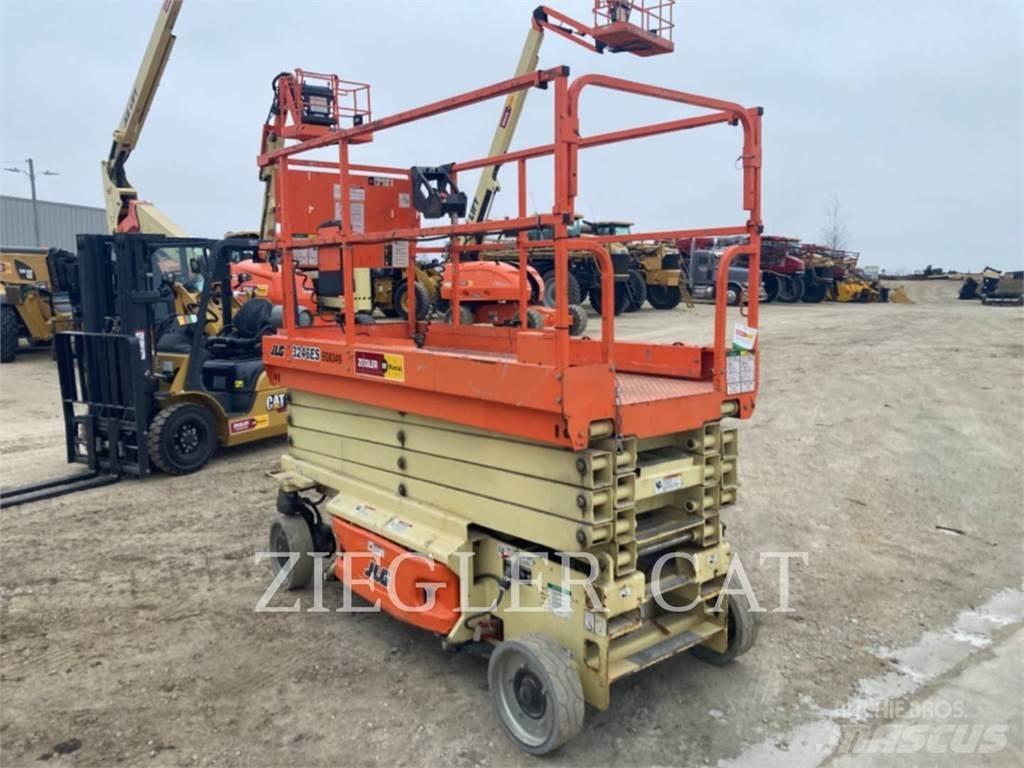JLG 3246ES Scheren-Arbeitsbühnen