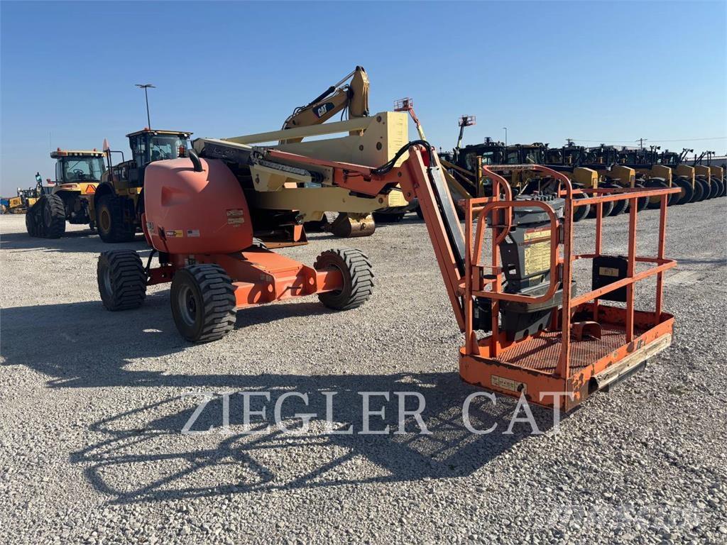 JLG 450AJ Gelenkteleskoparbeitsbühnen