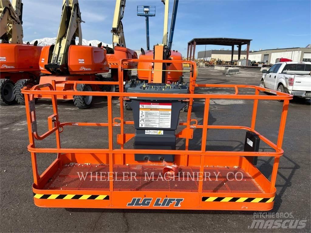 JLG 460SJ Gelenkteleskoparbeitsbühnen