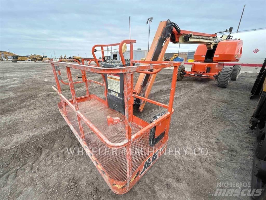 JLG 460SJ Gelenkteleskoparbeitsbühnen