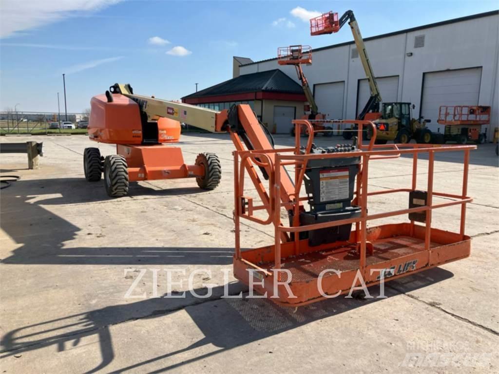 JLG 460SJ Gelenkteleskoparbeitsbühnen