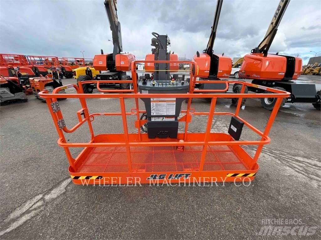 JLG 660SJ Gelenkteleskoparbeitsbühnen