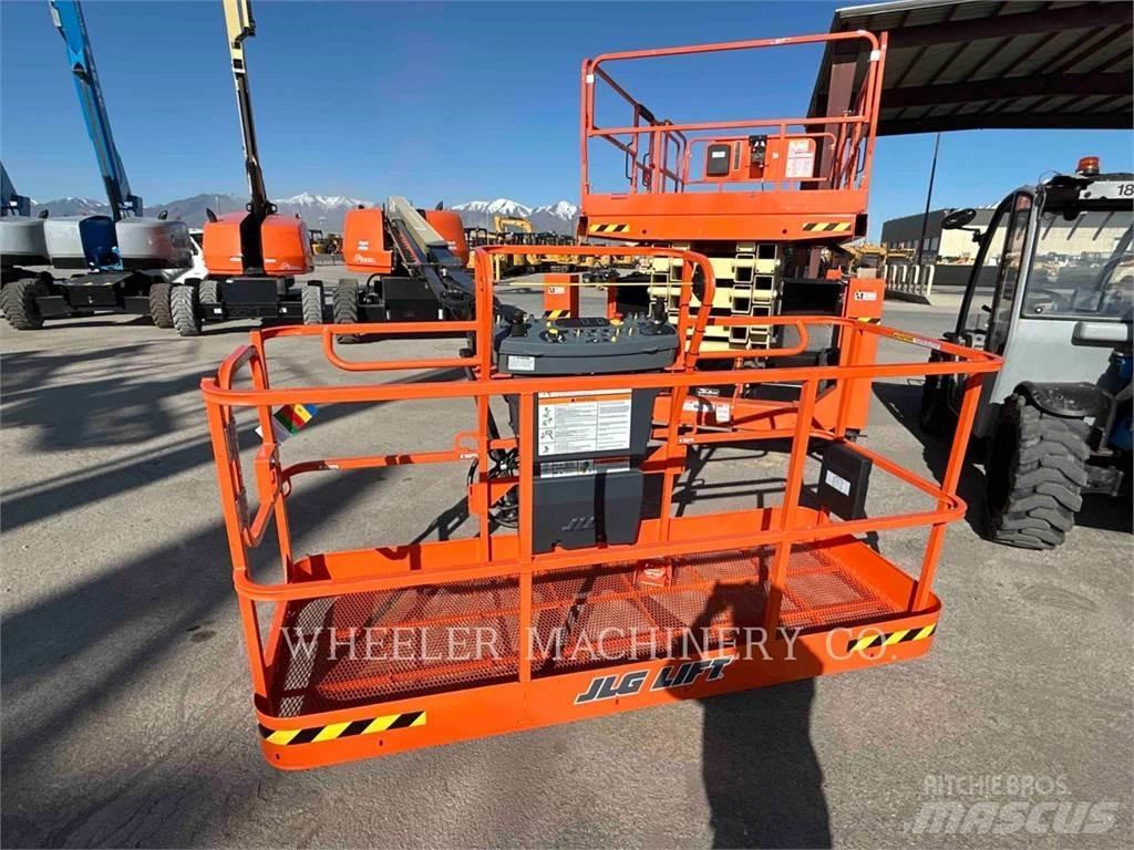 JLG 660SJ Gelenkteleskoparbeitsbühnen