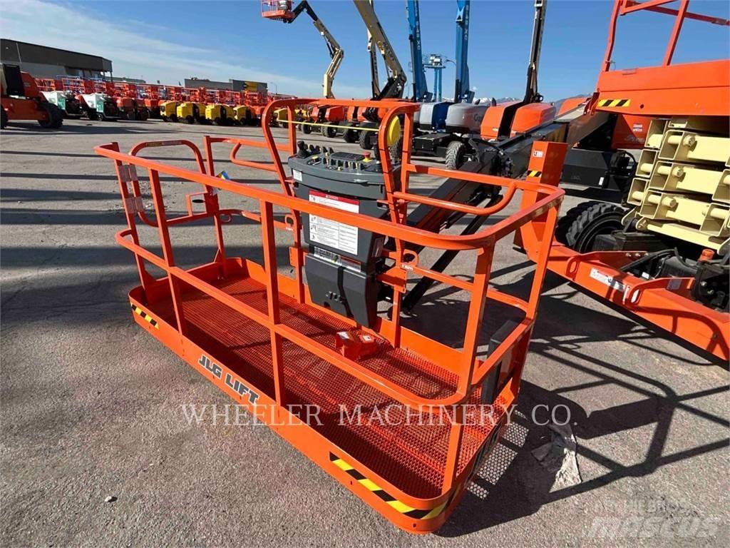 JLG 660SJ Gelenkteleskoparbeitsbühnen