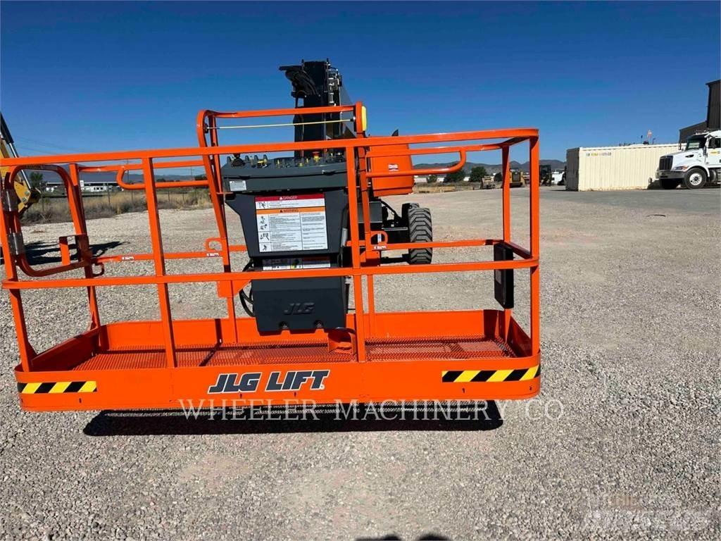 JLG 660SJ Gelenkteleskoparbeitsbühnen