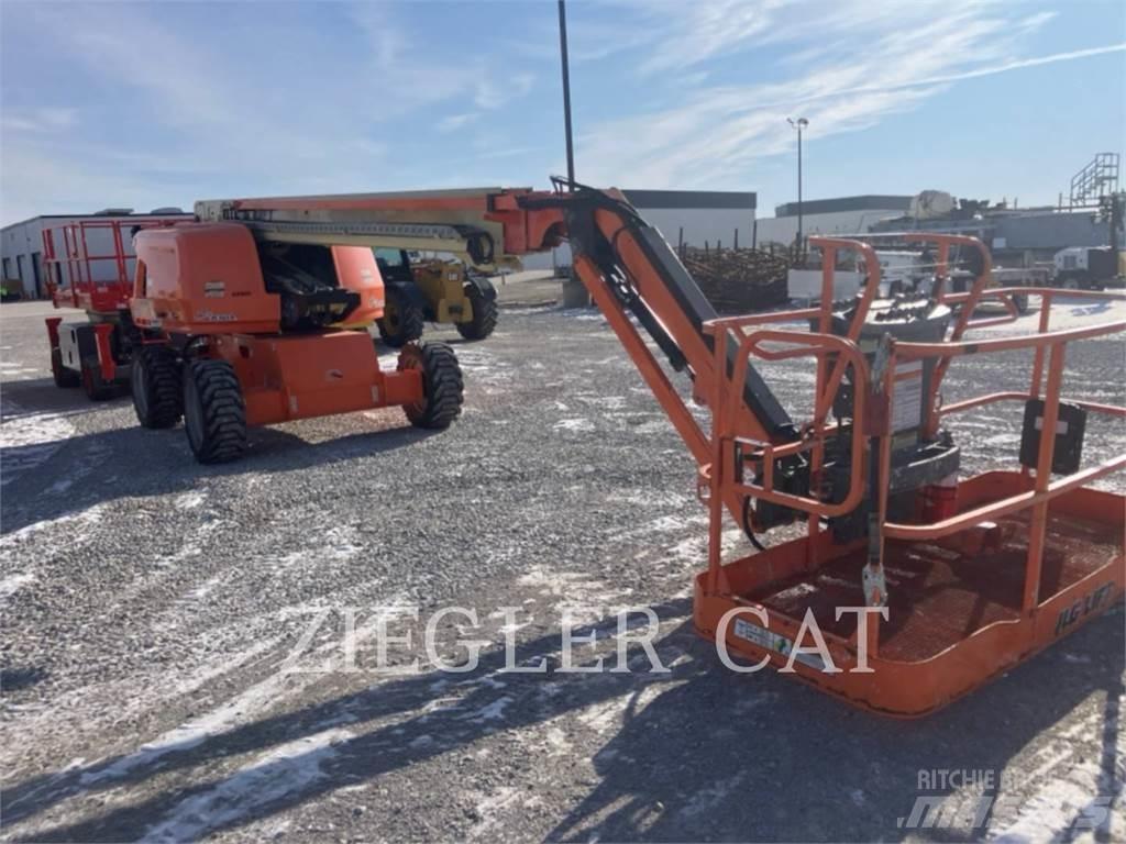 JLG 660SJ Gelenkteleskoparbeitsbühnen