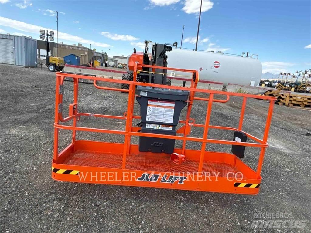 JLG 860SJ Gelenkteleskoparbeitsbühnen