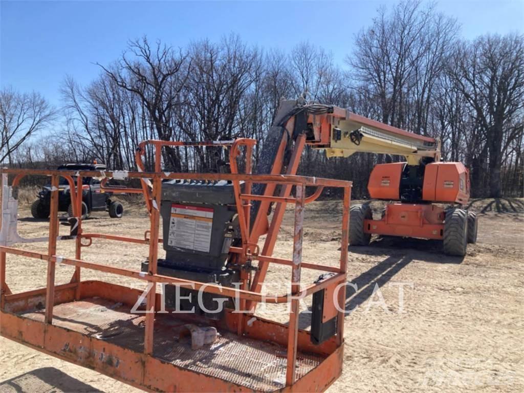 JLG 860SJ Gelenkteleskoparbeitsbühnen