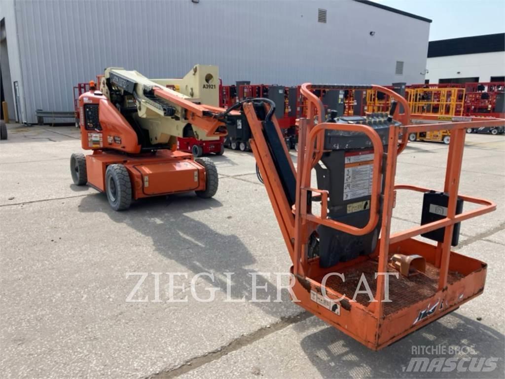 JLG E400AJPN Gelenkteleskoparbeitsbühnen