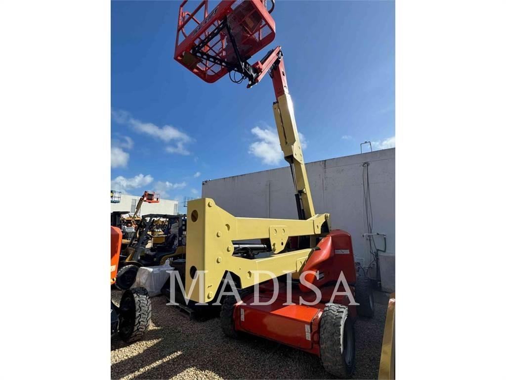 JLG E450AJ Gelenkteleskoparbeitsbühnen