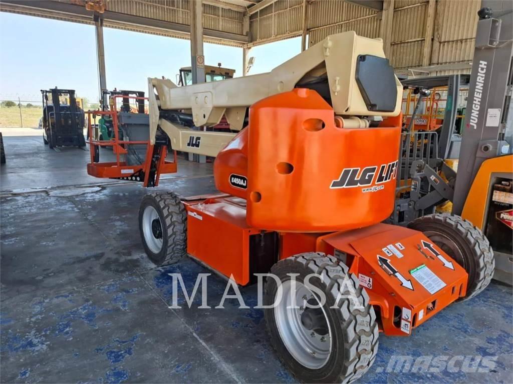 JLG E450AJ Gelenkteleskoparbeitsbühnen