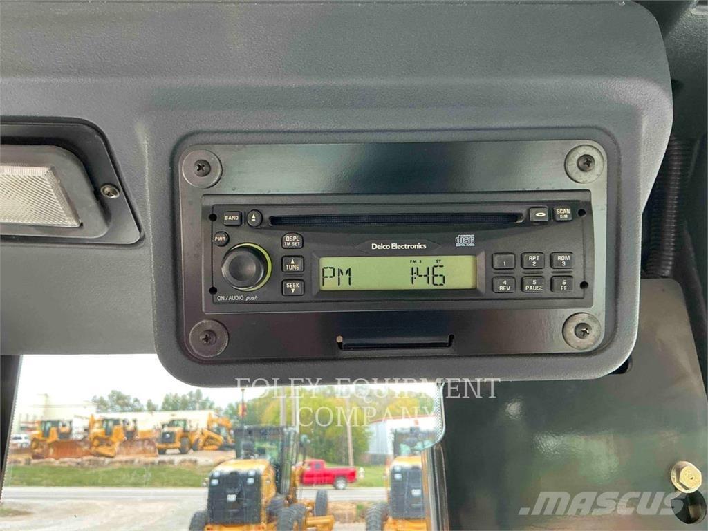 John Deere 670 Grader