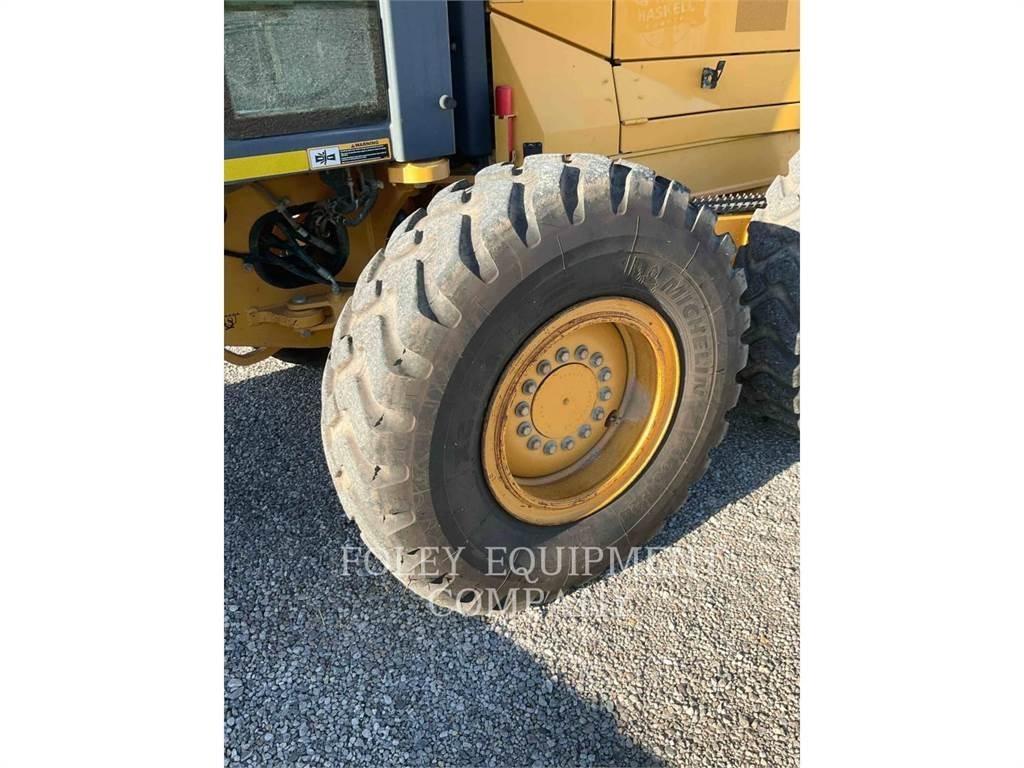 John Deere 670G Grader