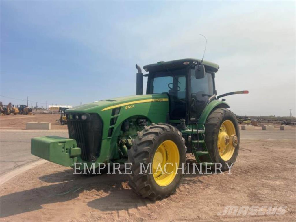 John Deere 8320R Traktoren