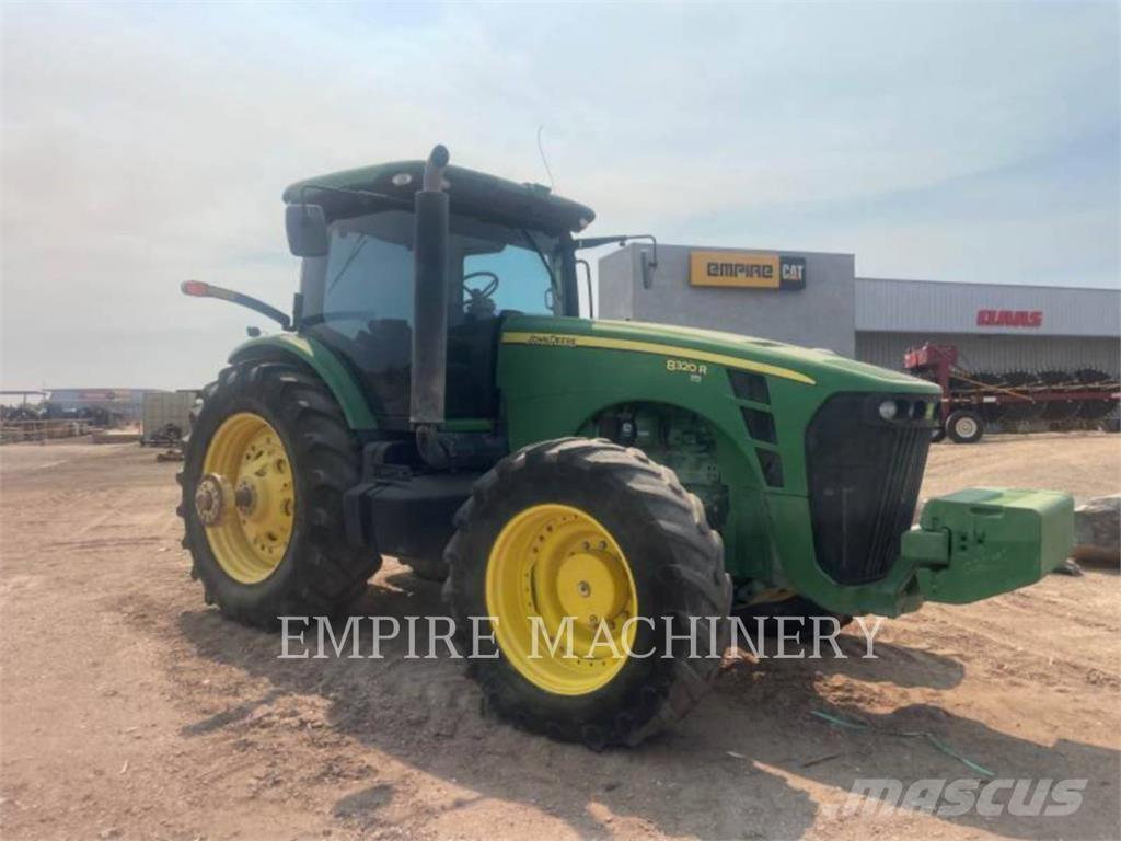 John Deere 8320R Traktoren