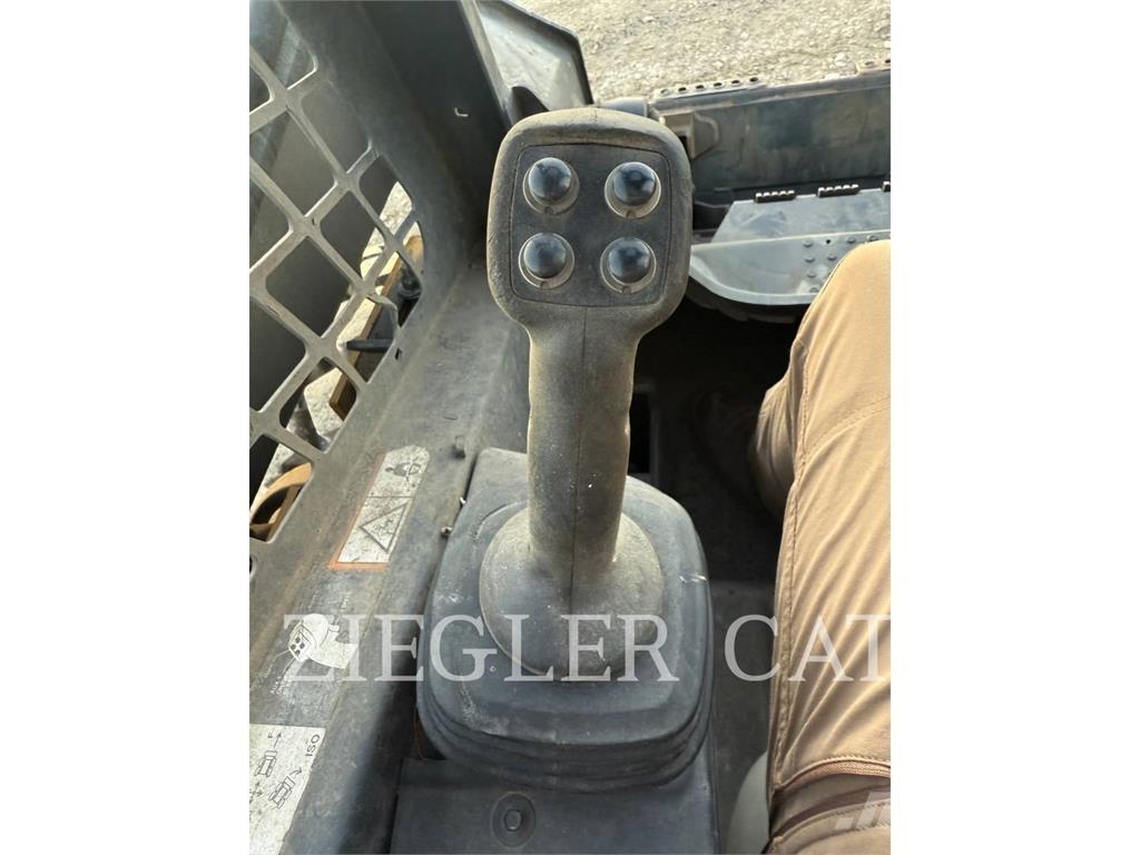 John Deere & CO. 320 D Kompaktlader