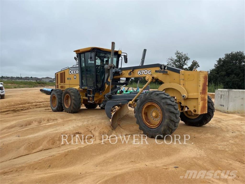 John Deere & CO. 670G Grader