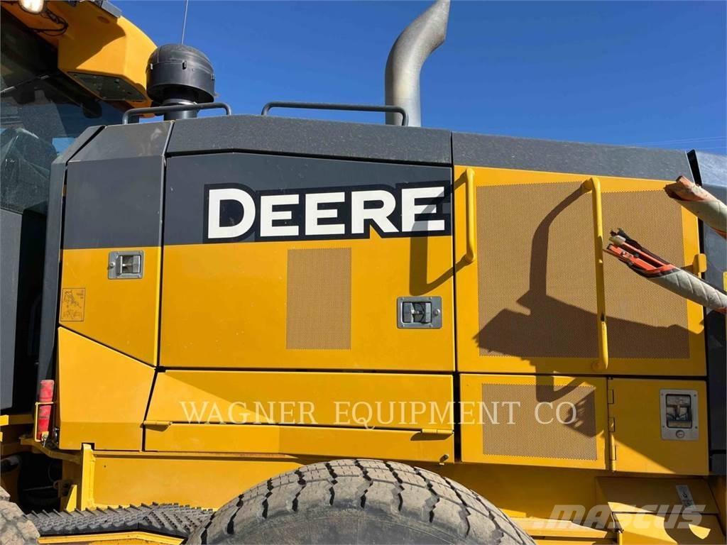John Deere & CO. 772G AWD Grader