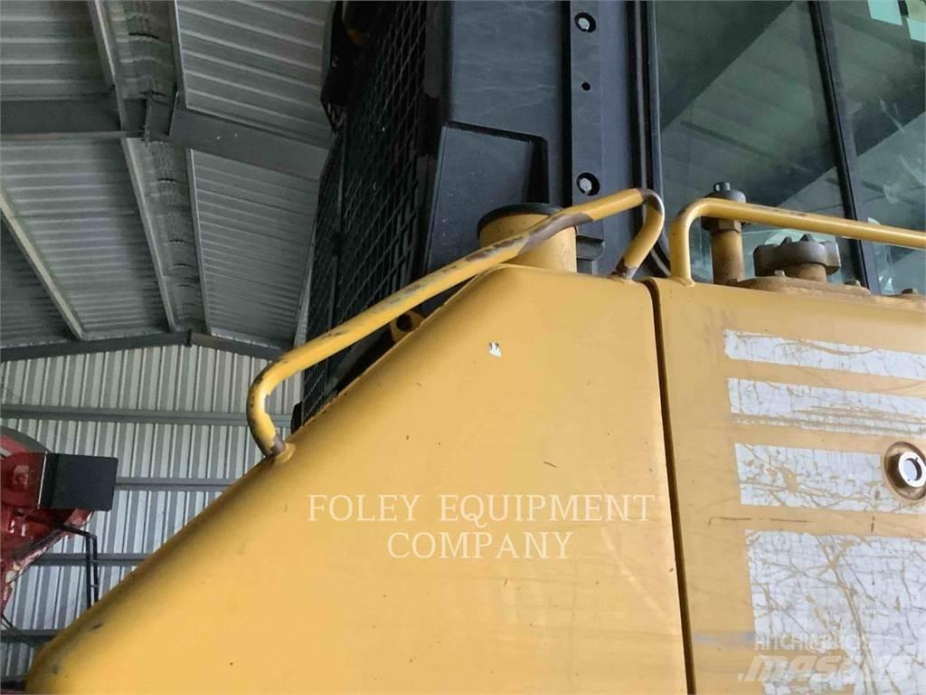 Komatsu D65EX17 Bulldozer