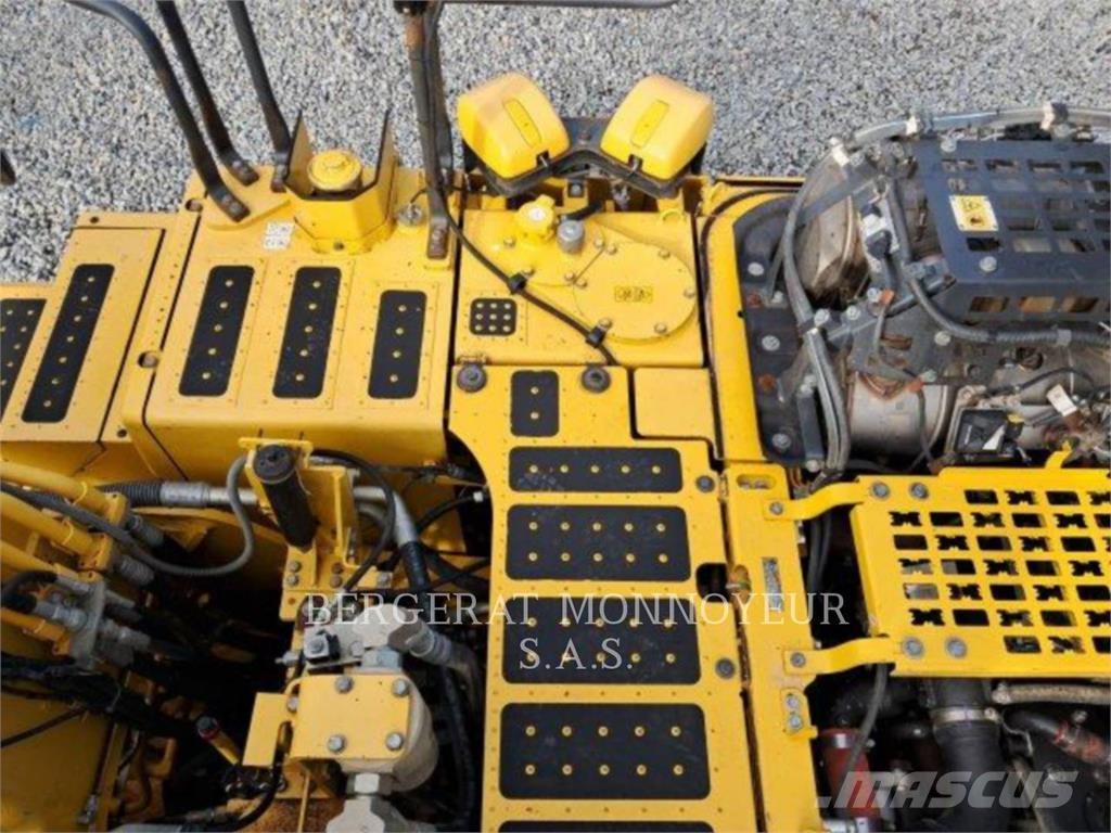 Komatsu PC240LC7 Raupenbagger