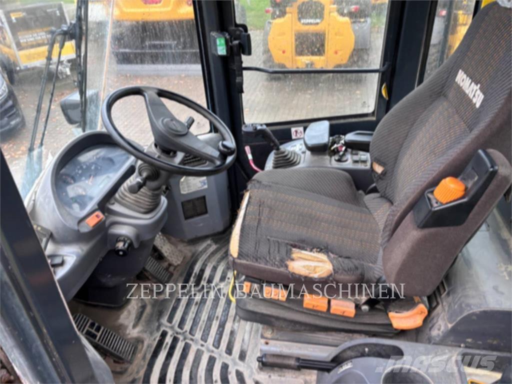 Komatsu WA250 Radlader