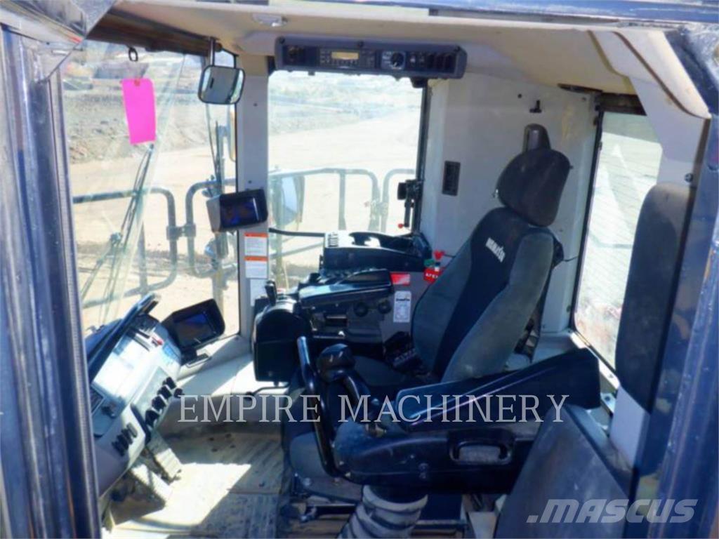 Komatsu WA900-8 Radlader