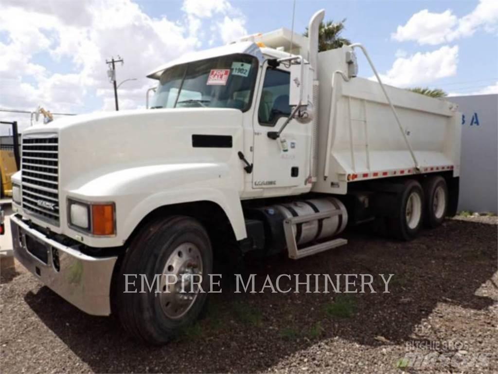 Mack CHU613 Tankwagen