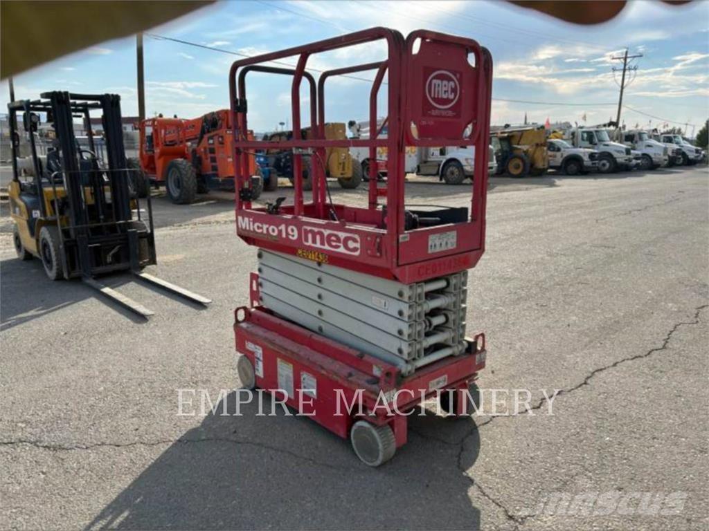 MEC MICRO 19 Gelenkteleskoparbeitsbühnen