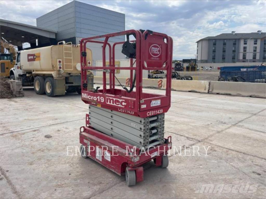 MEC MICRO 19 Gelenkteleskoparbeitsbühnen