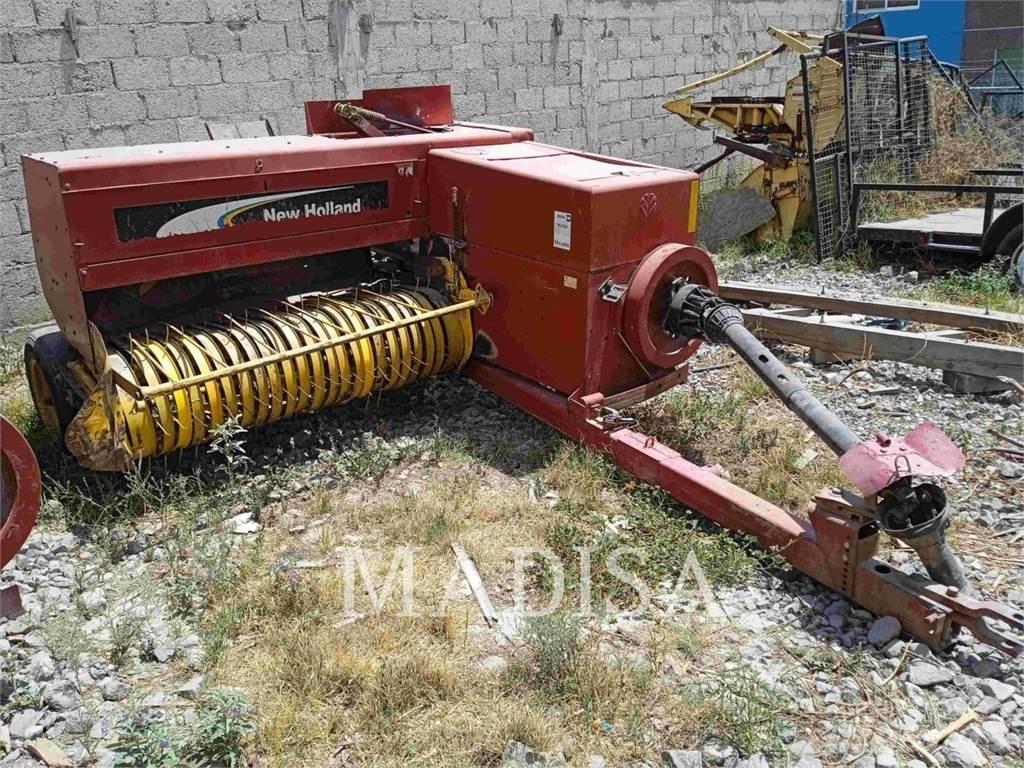 New Holland 570 Harvester
