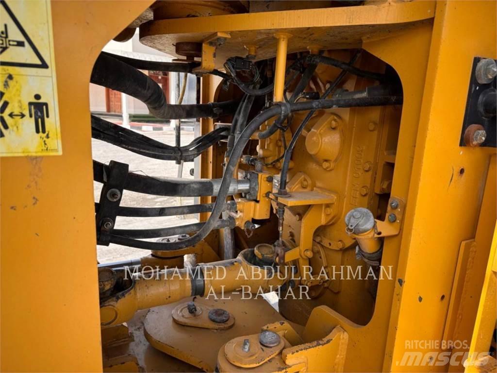 SEM MACHINERY SEM660D Radlader