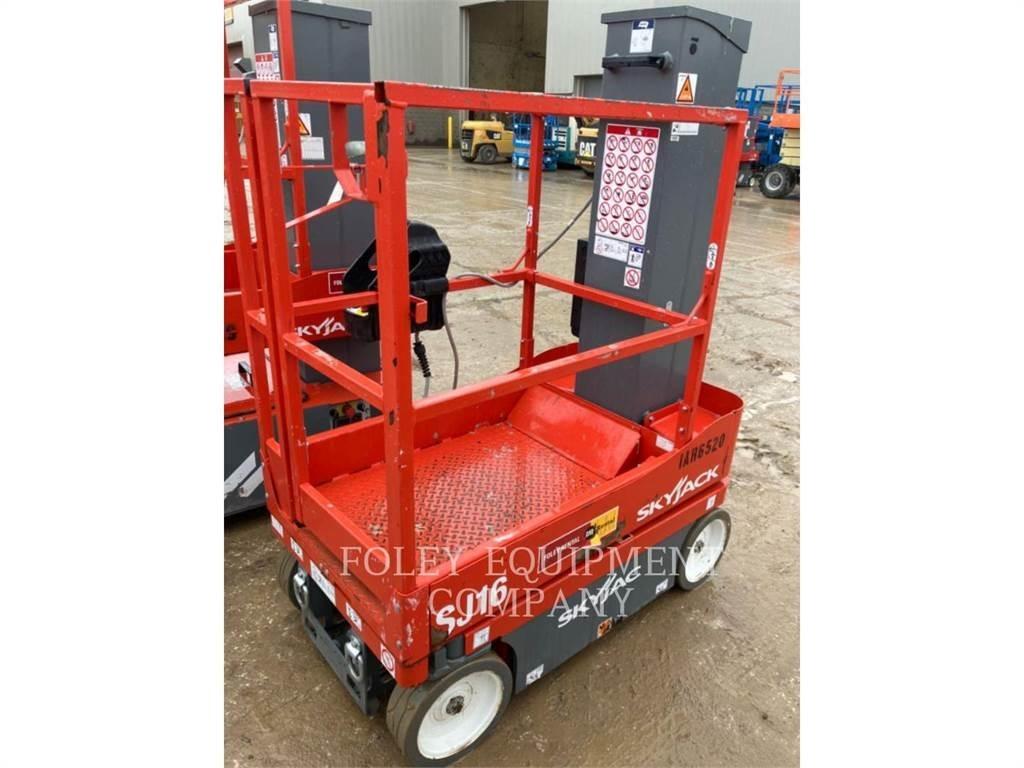 Skyjack SJ16 Scheren-Arbeitsbühnen