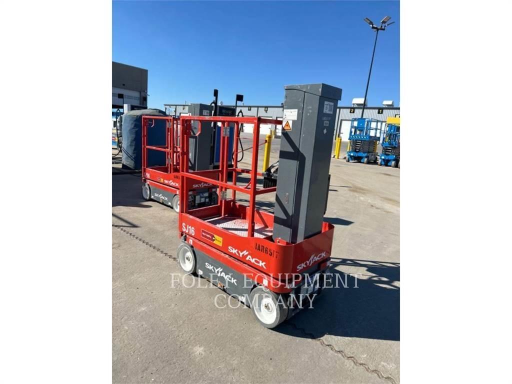 Skyjack SJ16 Scheren-Arbeitsbühnen
