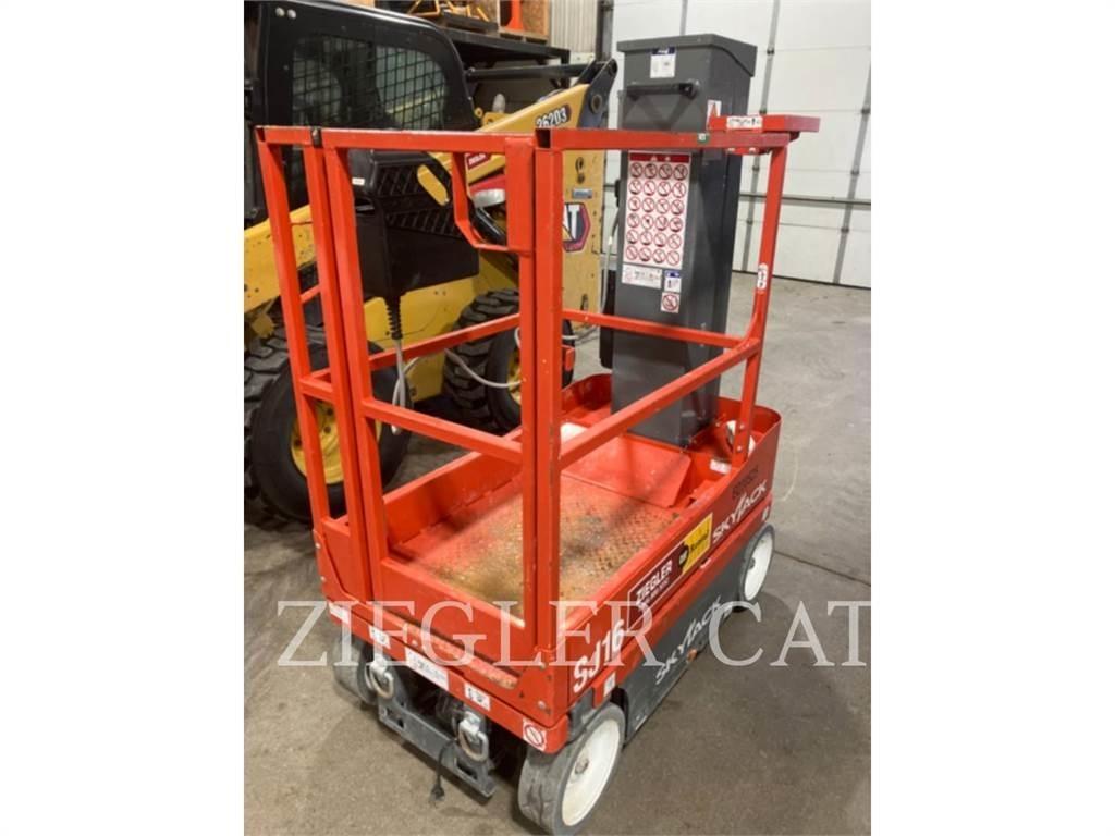 Skyjack SJ16 Scheren-Arbeitsbühnen
