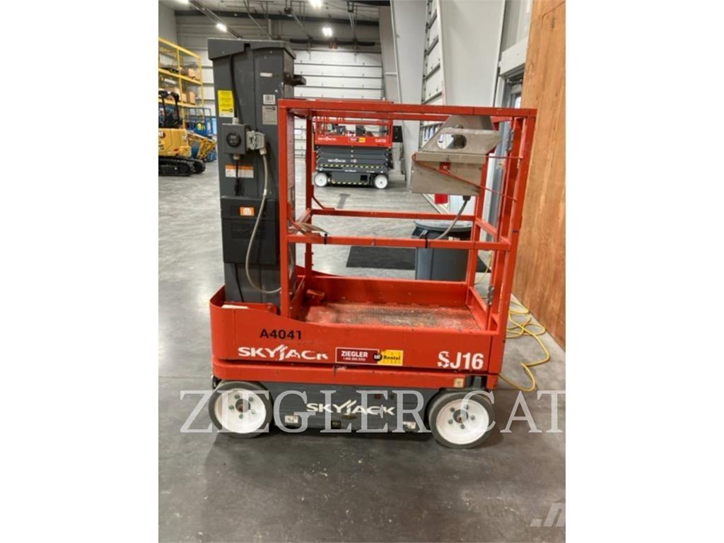 Skyjack SJ16 Scheren-Arbeitsbühnen