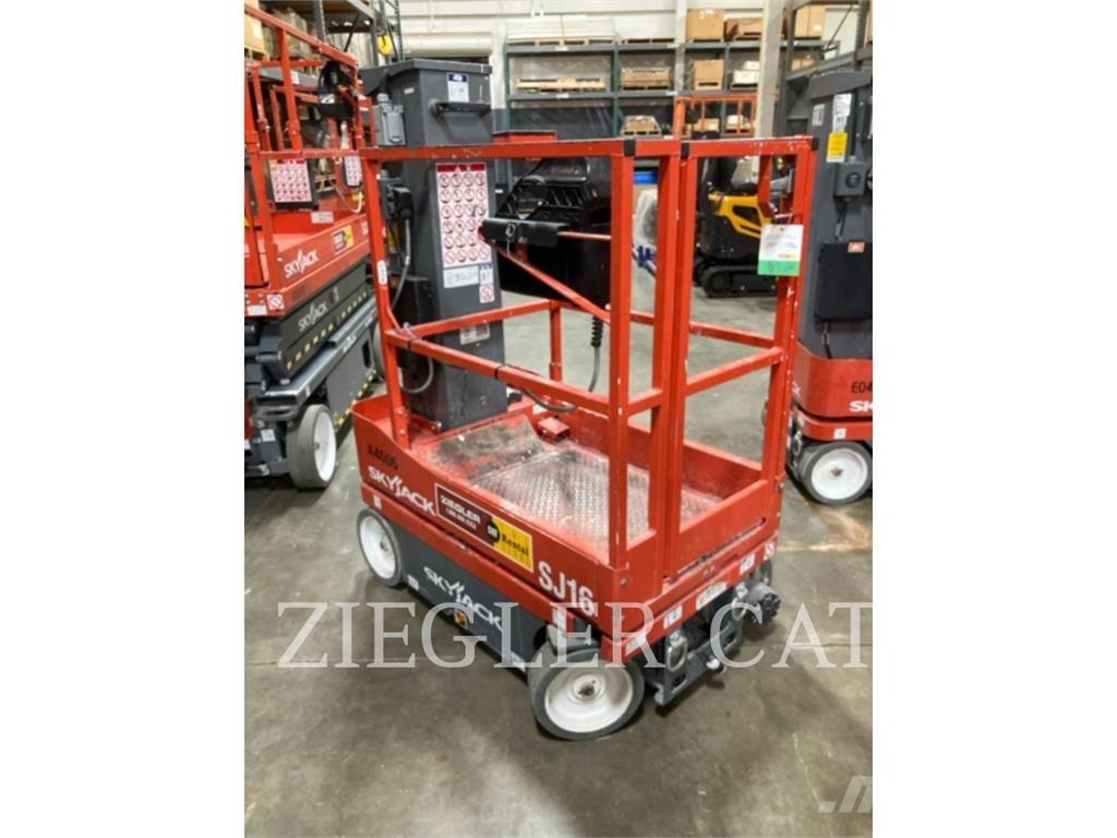 Skyjack SJ16 Scheren-Arbeitsbühnen