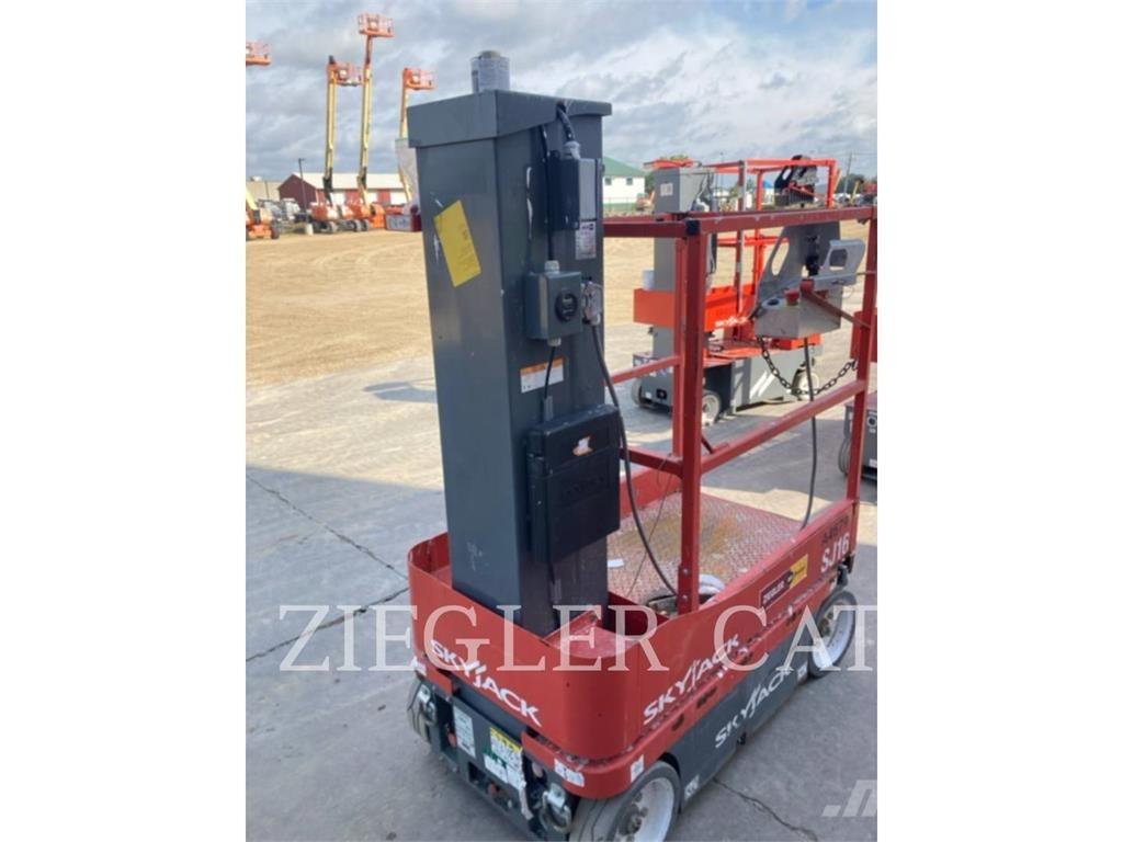 Skyjack SJ16 Scheren-Arbeitsbühnen