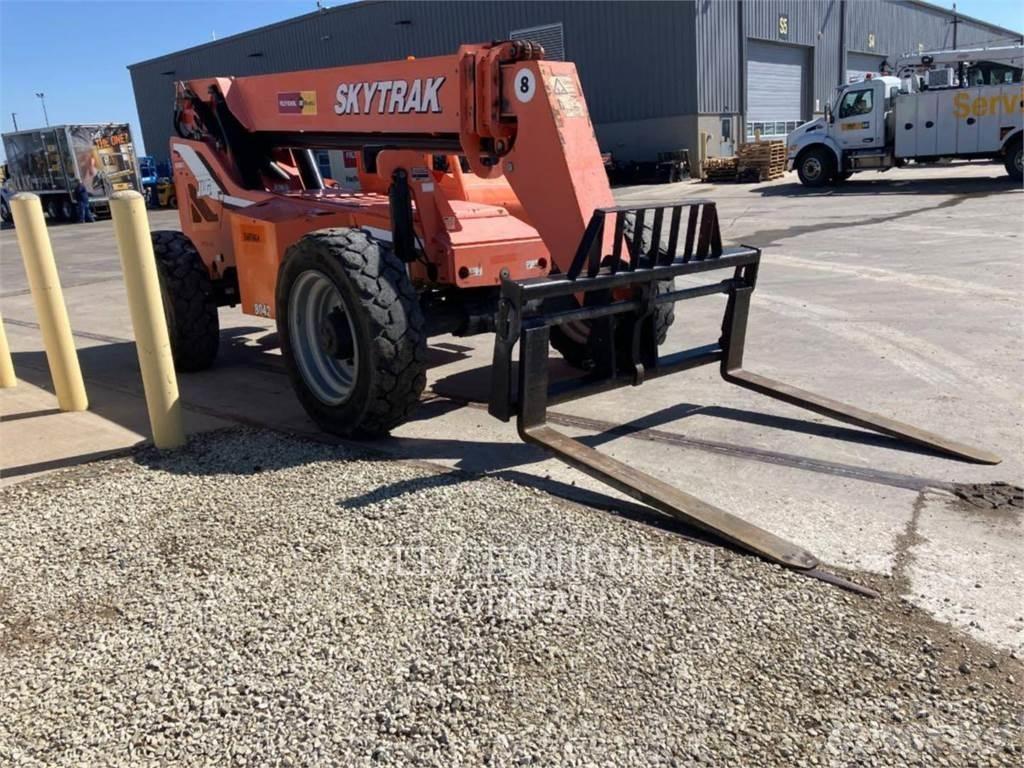 SkyTrak 8042O Teleskoplader