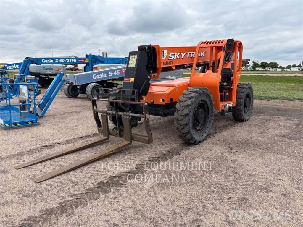 SkyTrak 8042O Teleskoplader