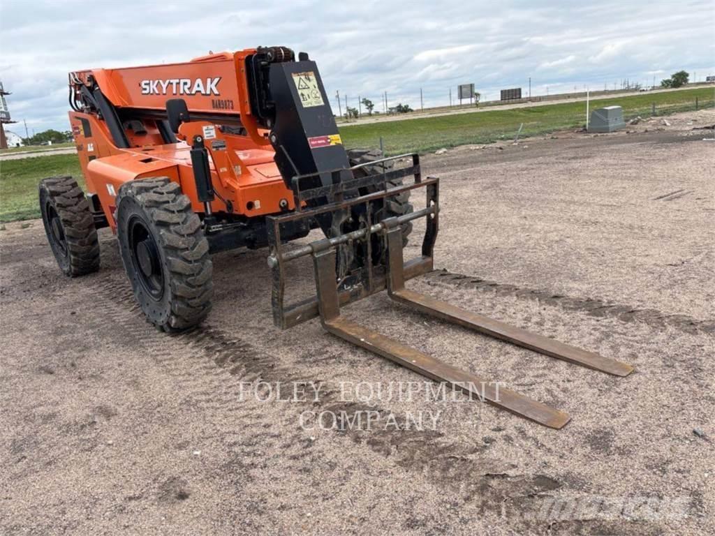 SkyTrak 8042O Teleskoplader