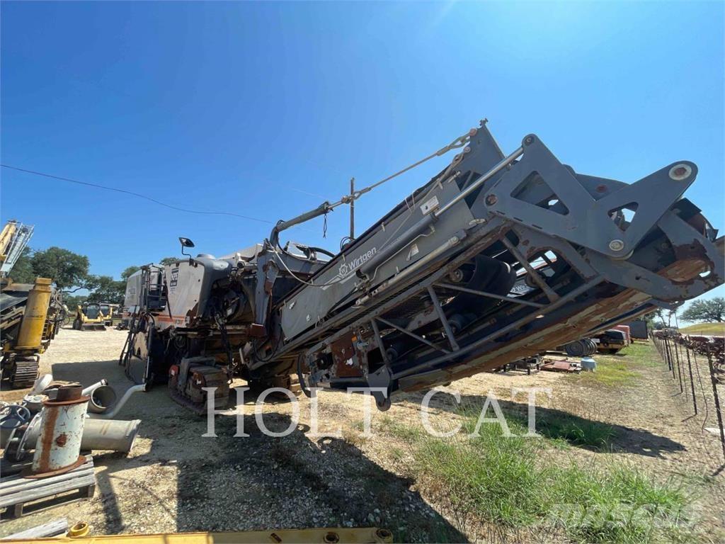 Wirtgen W220 Asphaltfräsen