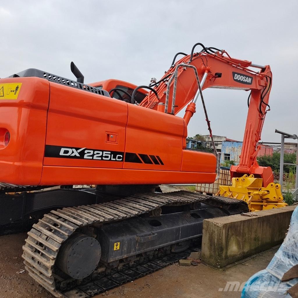 Doosan DX 225LC-9C Raupenbagger
