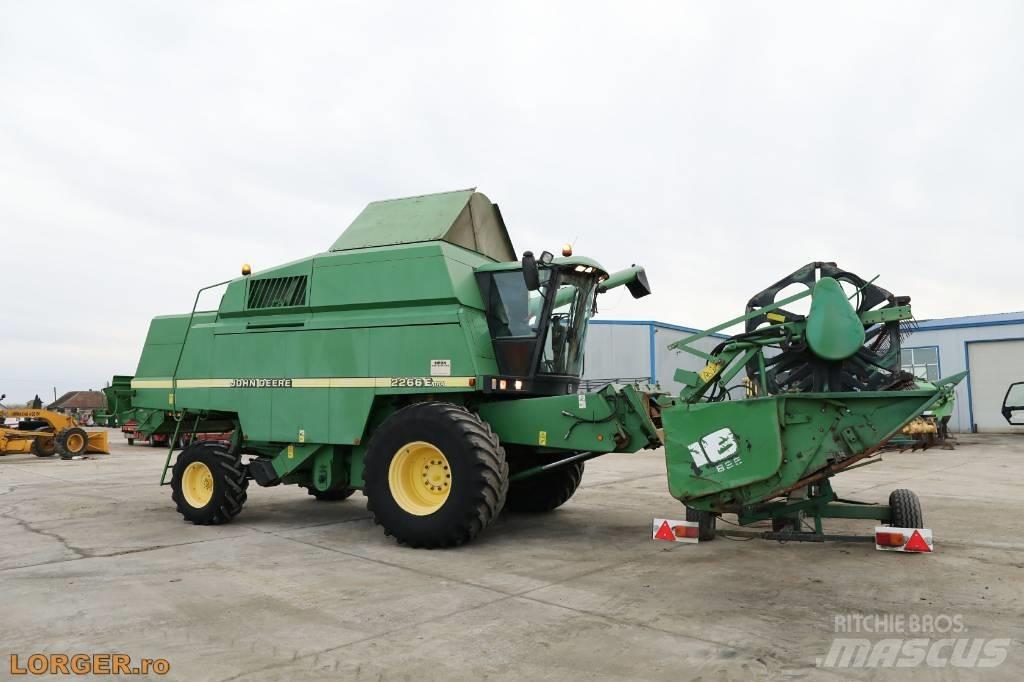 John Deere 2266 E Mähdrescher