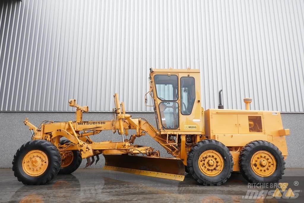 Mitsubishi MG300 Grader